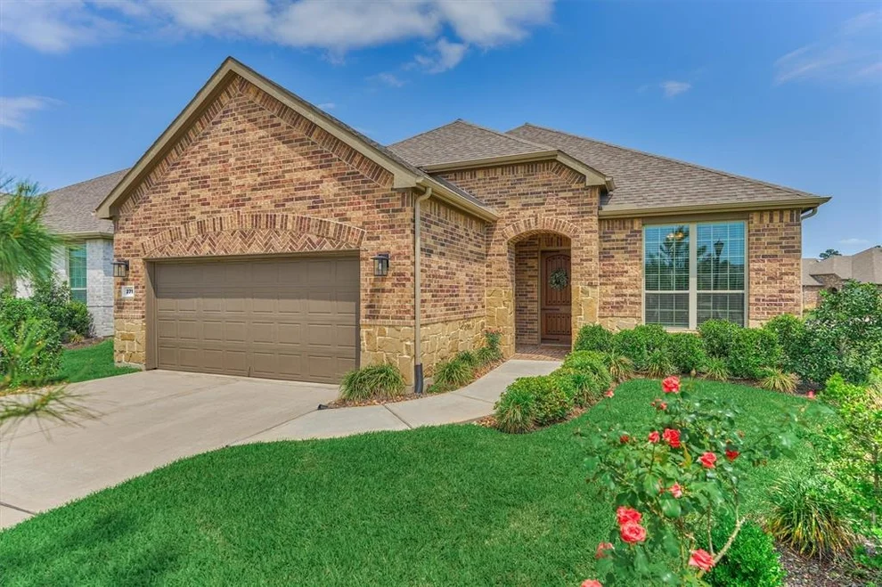 Unit for sale at 271 Spotted Saddle Court, The Woodlands, TX 77382