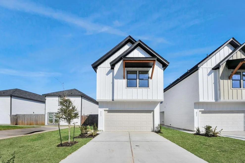 Unit for sale at 8653 Sunderland Road, Houston, TX 77028