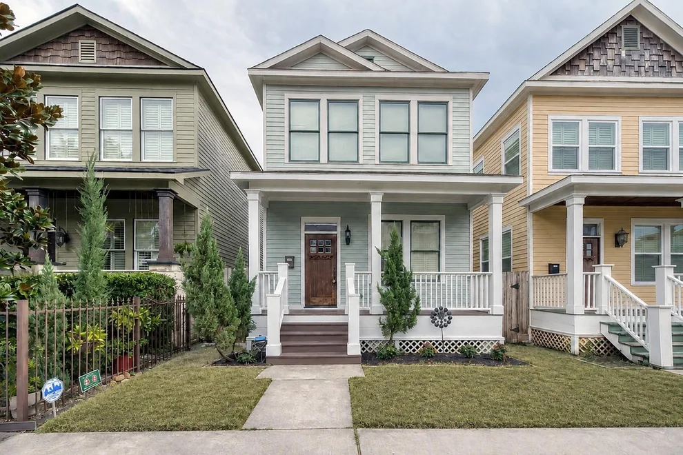 Unit for sale at 426 W 25th Street, Houston, TX 77008