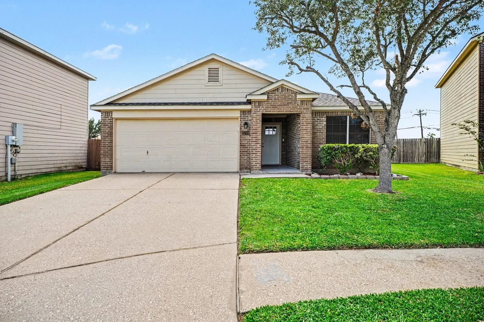 Unit for sale at 2709 Marlin Drive, Texas City, TX 77591