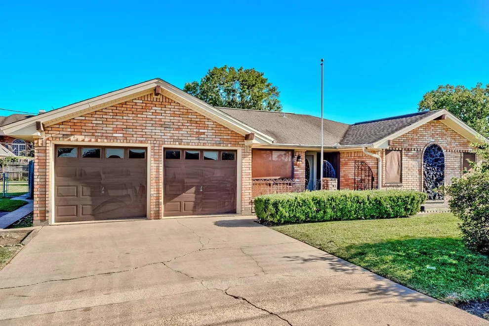 Unit for sale at 4724 80th Street, Port Arthur, TX 77642