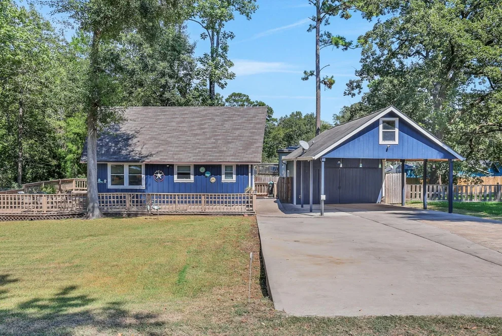 Unit for sale at 160 N Pine Harbour Drive, Coldspring, TX 77331