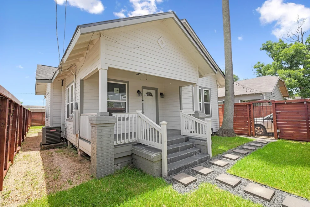 Unit for sale at 2214 Brackenridge Street, Houston, TX 77026