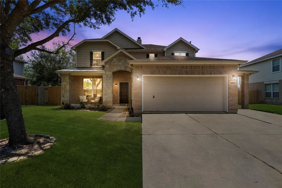 Unit for sale at 4304 Keystone Trail, Pearland, TX 77584