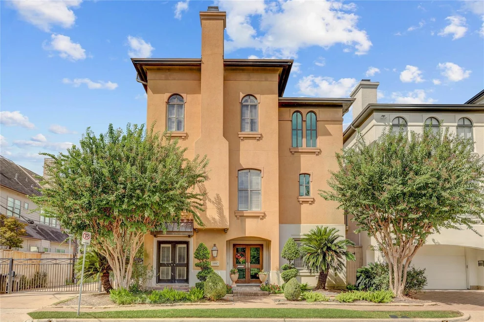 Unit for sale at 1008 Potomac Drive, Houston, TX 77057
