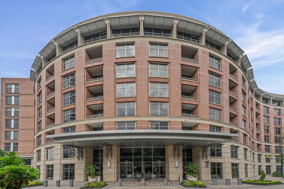 Unit for sale at 1901 Post Oak Boulevard, Houston, TX 77056