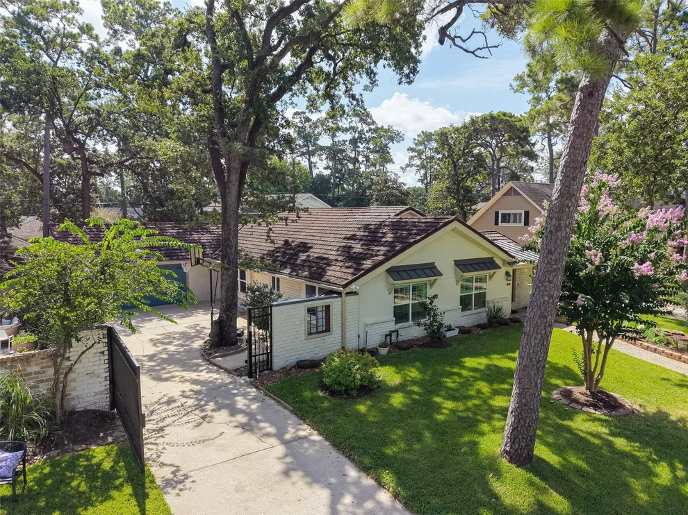 Unit for sale at 602 Patchester Drive, Houston, TX 77079