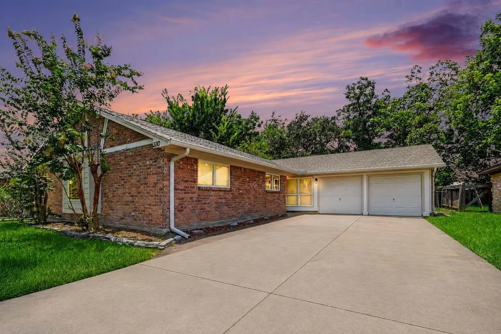 Unit for sale at 3110 Eastwick Lane, La Porte, TX 77571