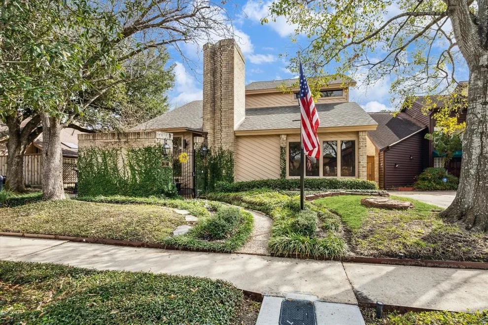 Unit for sale at 10323 Olympia Drive, Houston, TX 77042