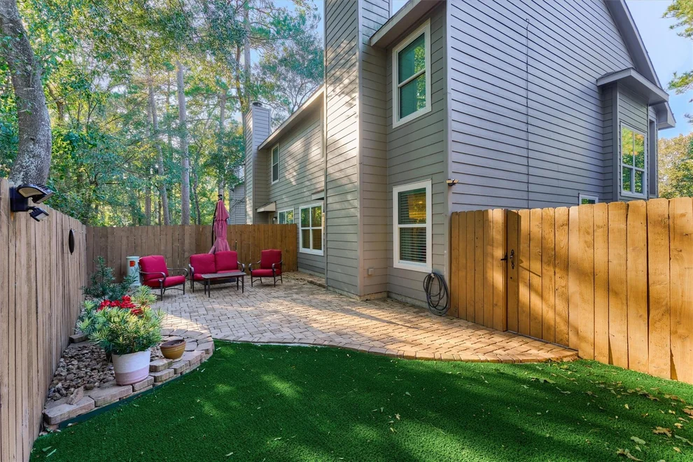 Unit for sale at 30 Musgrove Place, The Woodlands, TX 77382