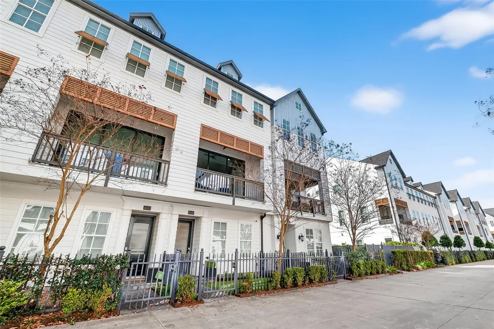 Unit for sale at 3317 Timbergrove Oaks Street, Houston, TX 77008