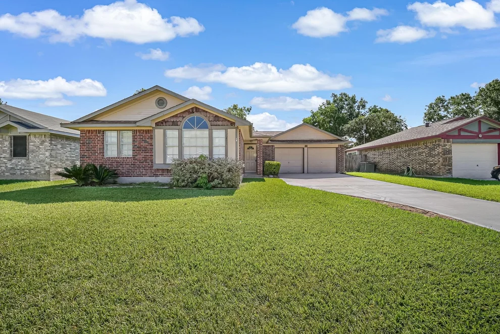 Unit for sale at 16897 Blue Jay Street, Conroe, TX 77385