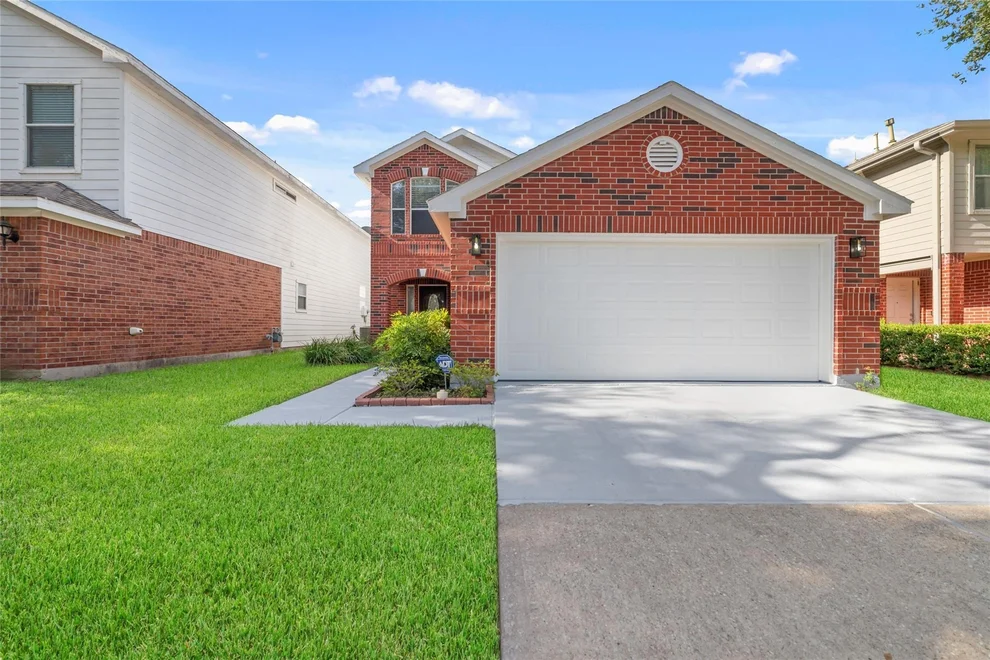 Unit for sale at 14207 Beech Glen Drive, Houston, TX 77083
