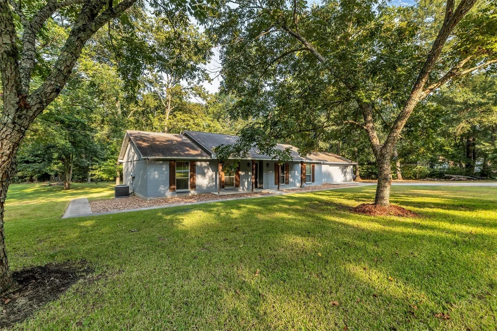 Unit for sale at 11635 Forest Glen Drive, Willis, TX 77318