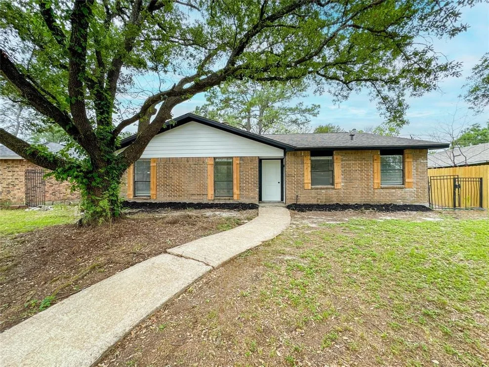 Unit for sale at 14214 Morinscott, Houston, TX 77049