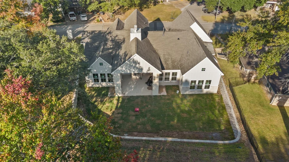 Unit for sale at 1511 Greenbriar Drive, Huntsville, TX 77340