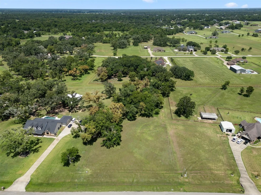 Unit for sale at 802 China Grove Drive, Rosharon, TX 77583