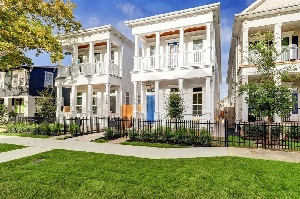 Unit for sale at 323 W 23rd Street, Houston, TX 77008