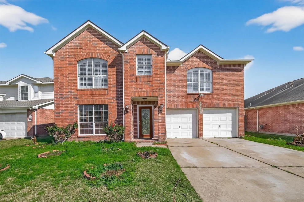 Unit for sale at 15910 Clayton Bend Drive, Houston, TX 77082