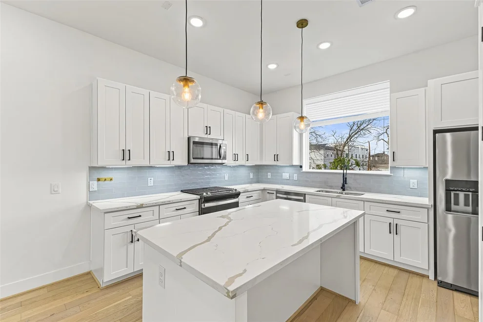 Unit for sale at 2811 Anita Street, Houston, TX 77004