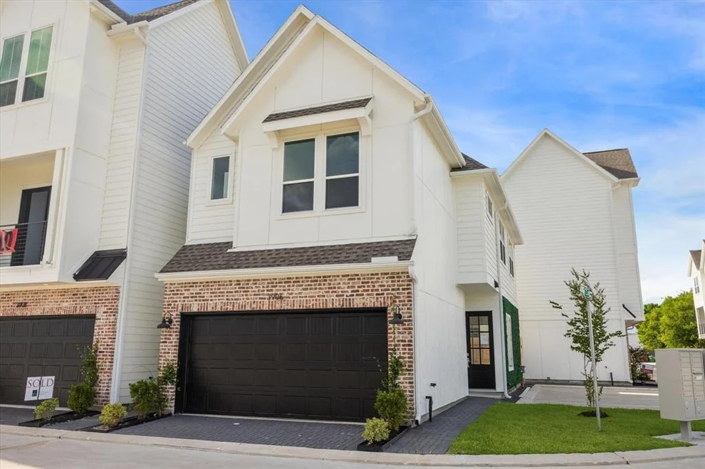 Unit for sale at 3906 Willowbend Point Drive, Houston, TX 77025