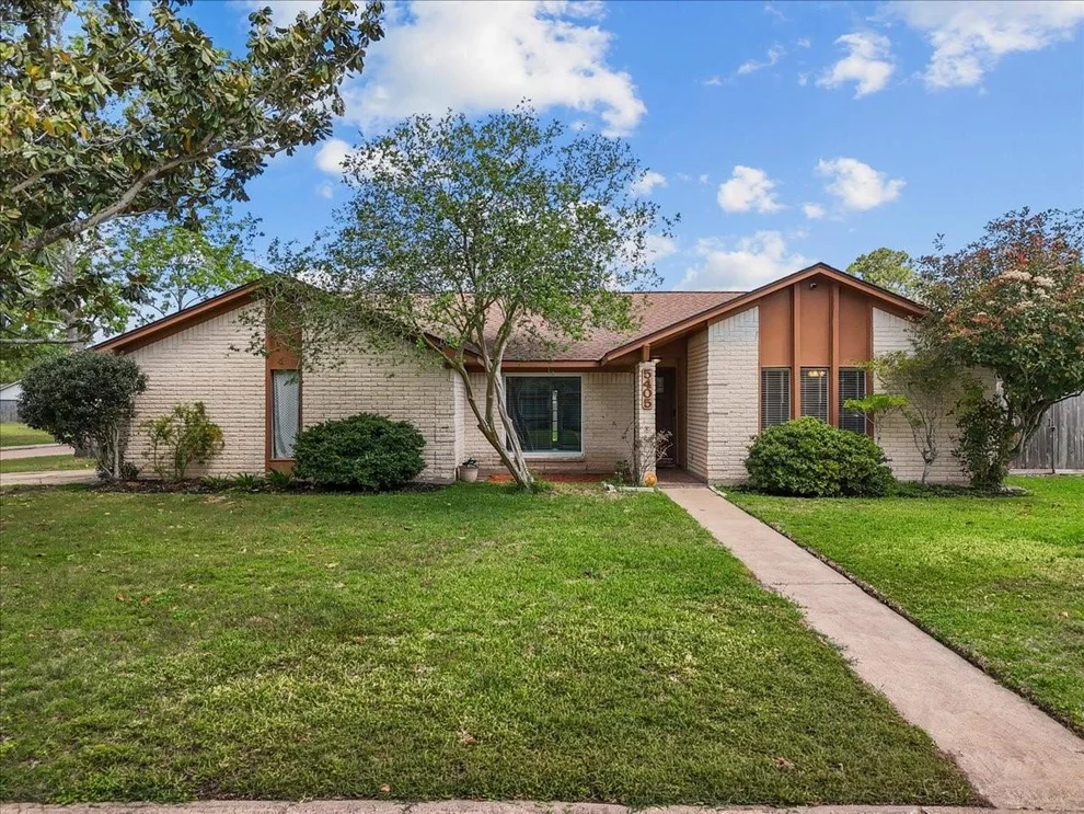 Unit for sale at 5405 Rockland Drive, Pearland, TX 77584