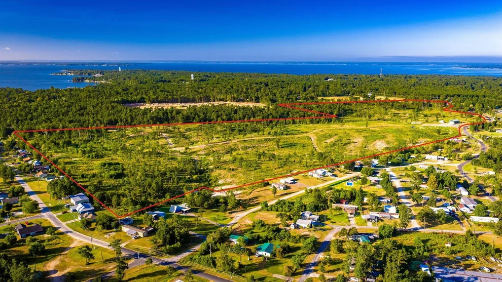 Photo of 400 Yaupon Cove Drive, Onalaska, TX 77360