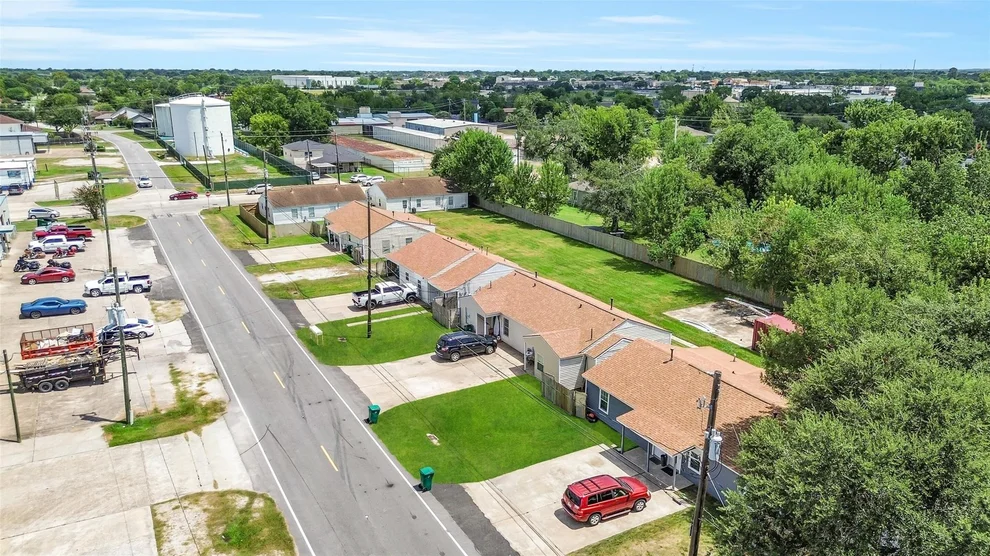 Unit for sale at 2802 Randolph Road, Pasadena, TX 77503