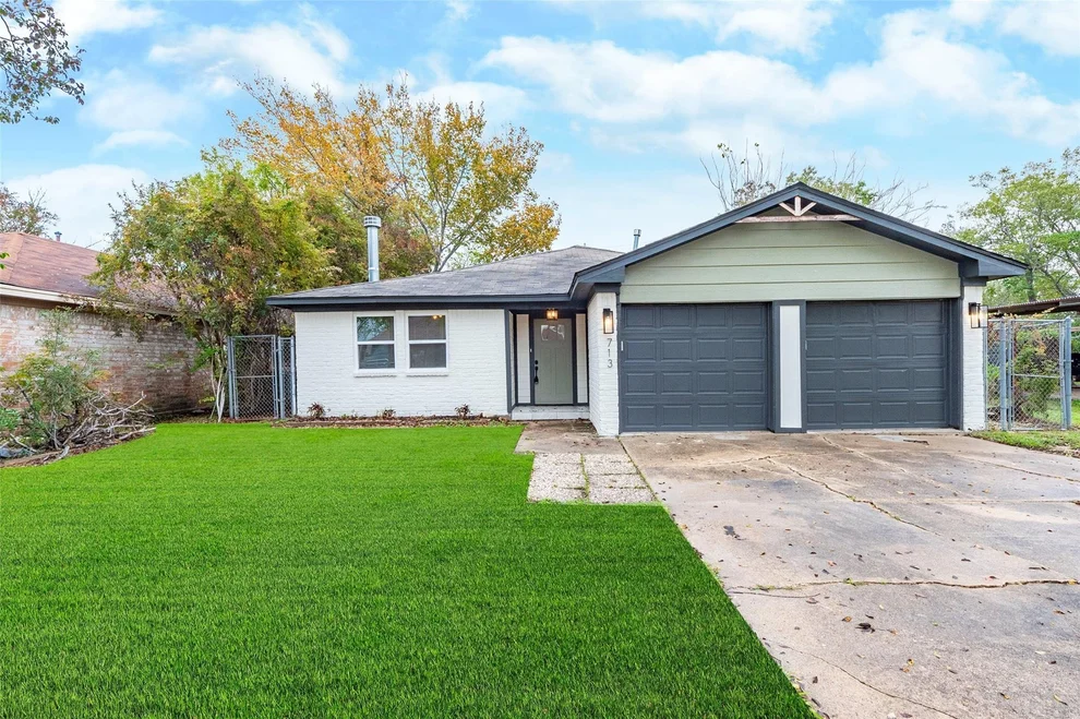 Unit for sale at 713 S 7th Street, La Porte, TX 77571