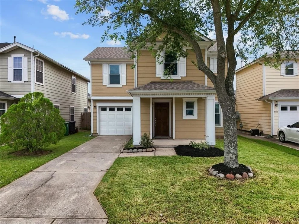 Unit for sale at 10110 Victoria Chase Lane, Houston, TX 77075