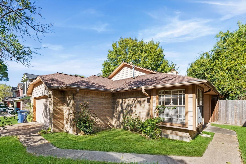 Unit for sale at 13838 Dentwood Drive, Houston, TX 77014