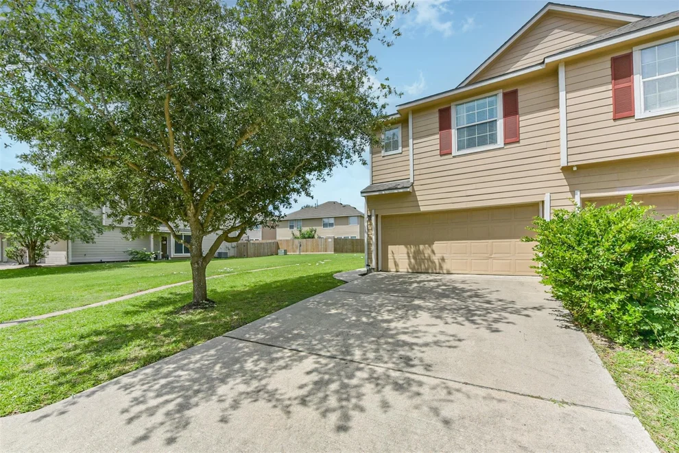 Unit for sale at 6103 Yorkglen Manor Lane, Houston, TX 77084