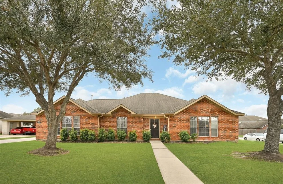 Unit for sale at 11201 Dawson Road, Pearland, TX 77584