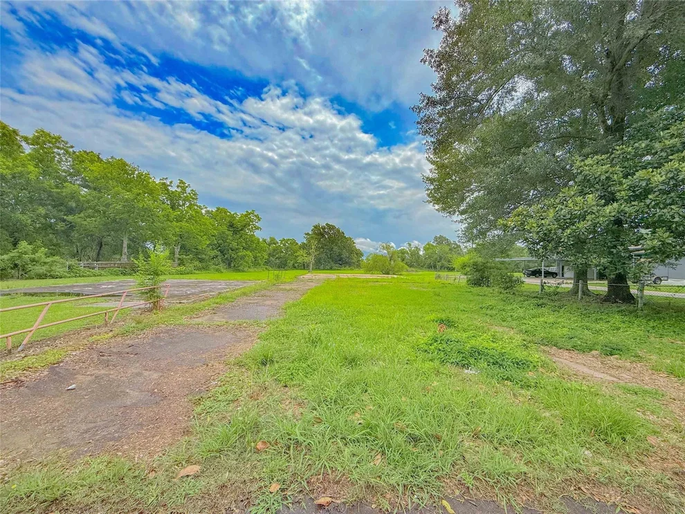 Unit for sale at 1227 Dupont Drive, Orange, TX 77630