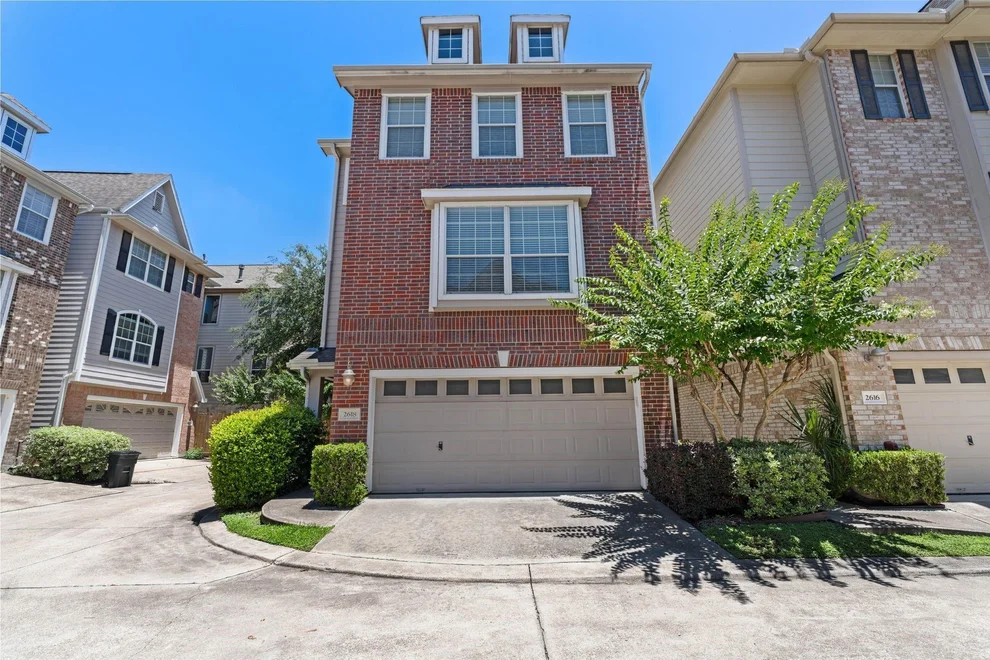 Unit for sale at 2618 Enclave At Shady Acres Court, Houston, TX 77008