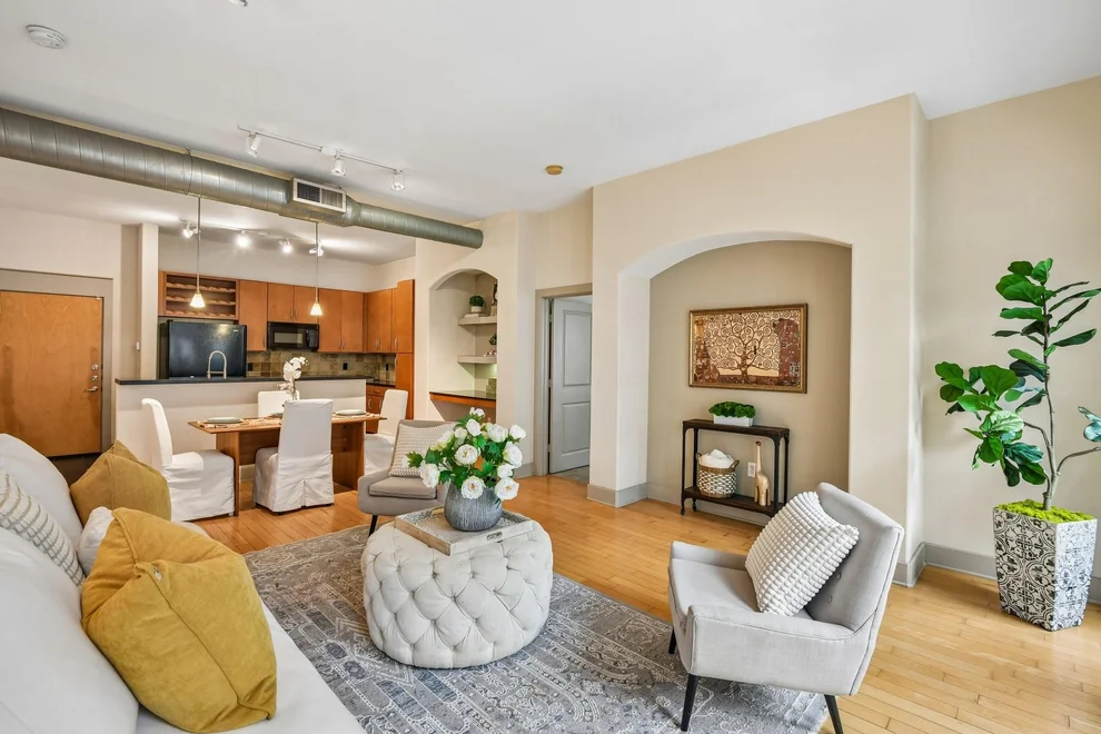 Unit for sale at 1901 Post Oak Boulevard, Houston, TX 77056