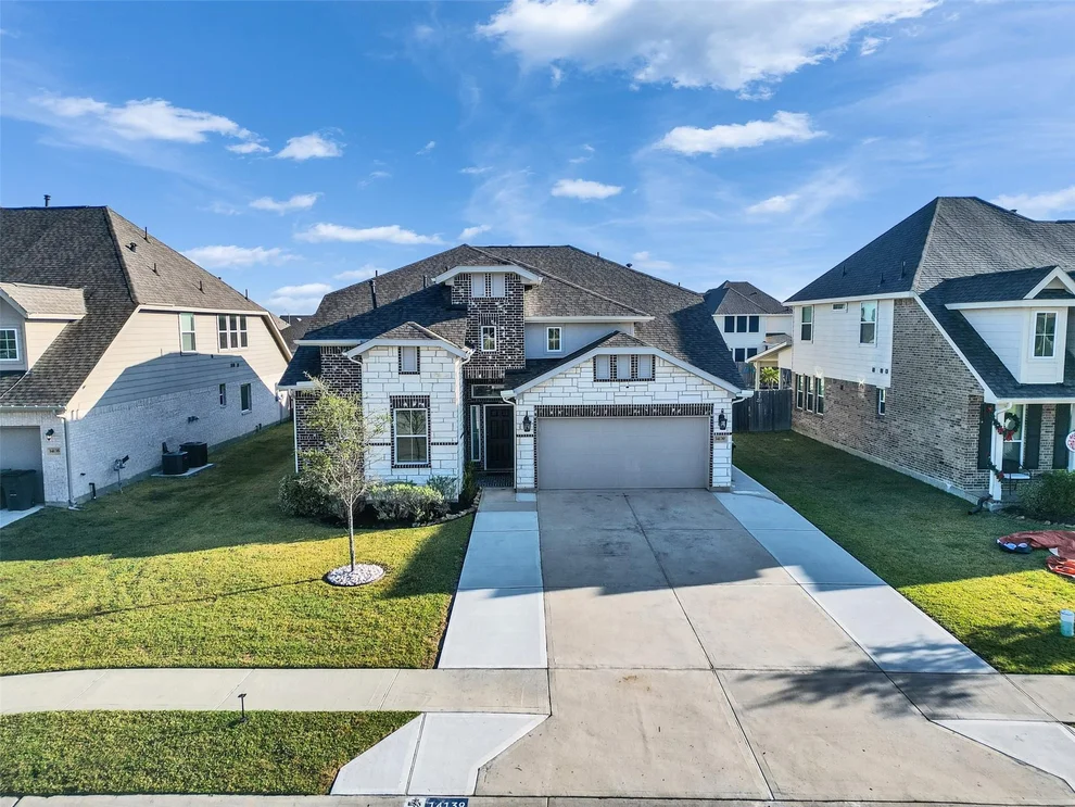 Unit for sale at 14139 Little River Drive, Baytown, TX 77523