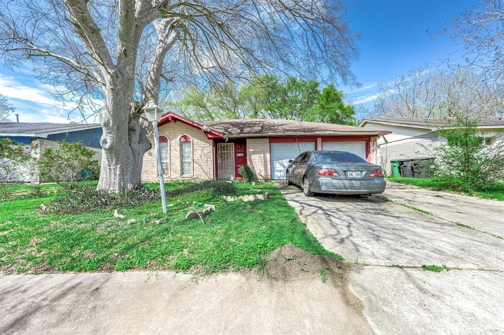 Unit for sale at 5011 Brisbane Drive, Houston, TX 77048