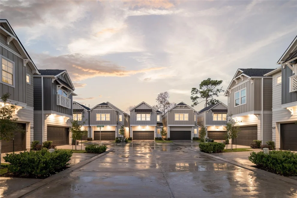 Unit for sale at 5204 Amber Sunrise Drive, Houston, TX 77018