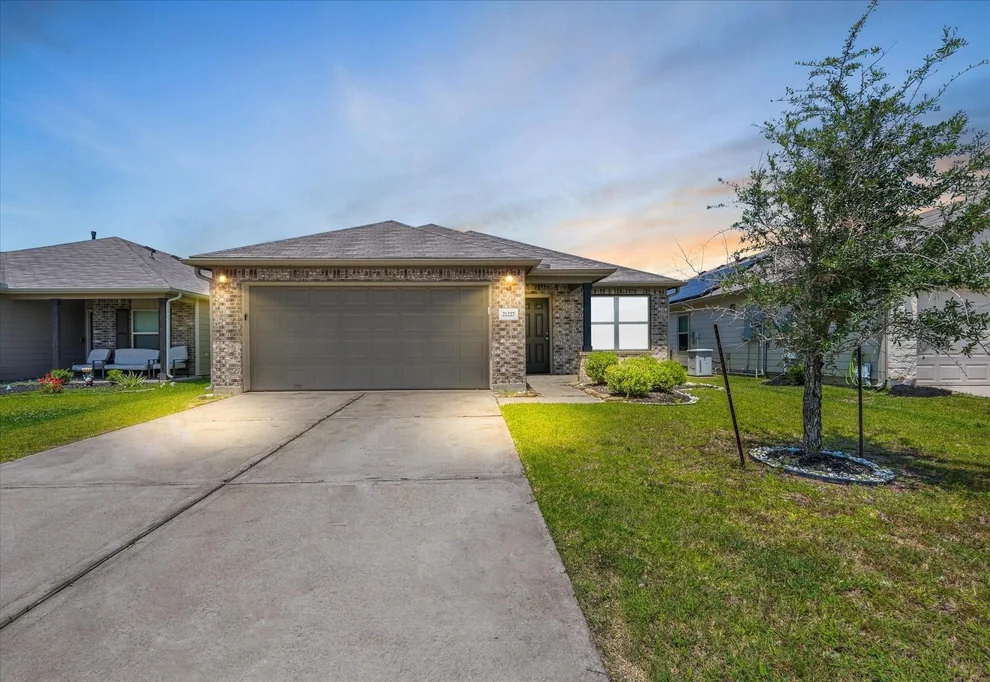Unit for sale at 21227 Trumpet Lily Trail, Tomball, TX 77377