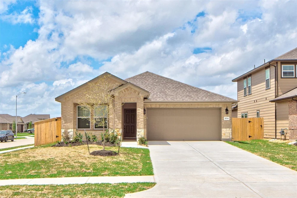 Unit for sale at 7034 Toluca Drive, Rosharon, TX 77583