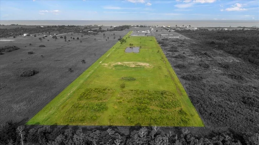 Unit for sale at 2196 W Bayshore Avenue, Anahuac, TX 77514