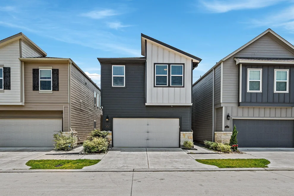Unit for sale at 14819 Silent Gulf Avenue, Houston, TX 77082