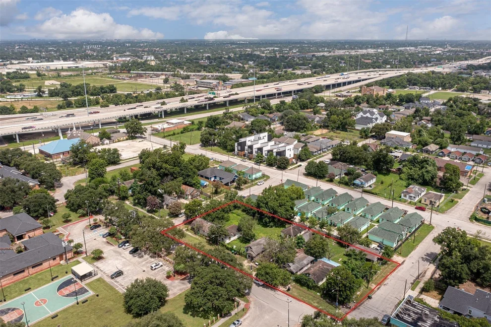 Unit for sale at 1202 Bayou Street, Houston, TX 77020