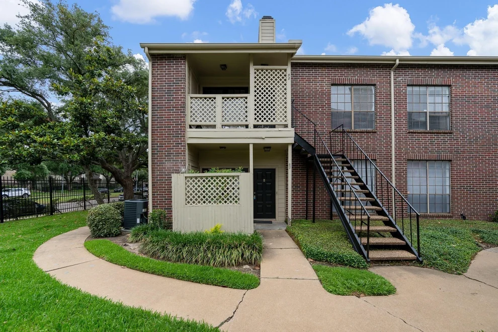 Unit for sale at 8055 Cambridge Street, Houston, TX 77054
