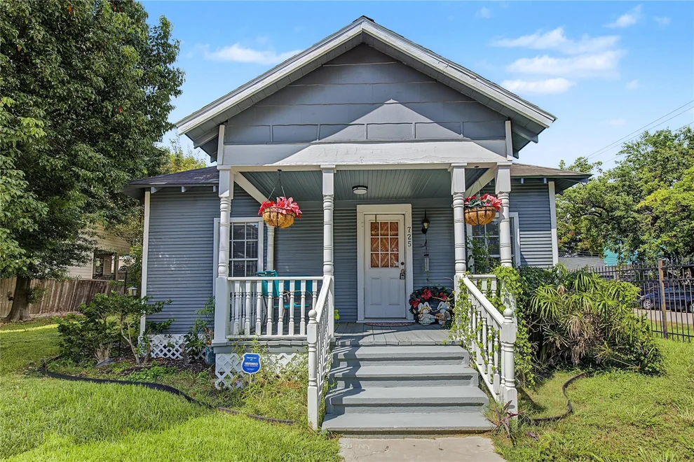 Unit for sale at 725 E 26th Street, Houston, TX 77009