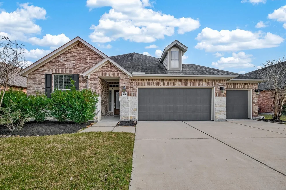 Unit for sale at 107 Angel Hollow Lane, Rosenberg, TX 77469
