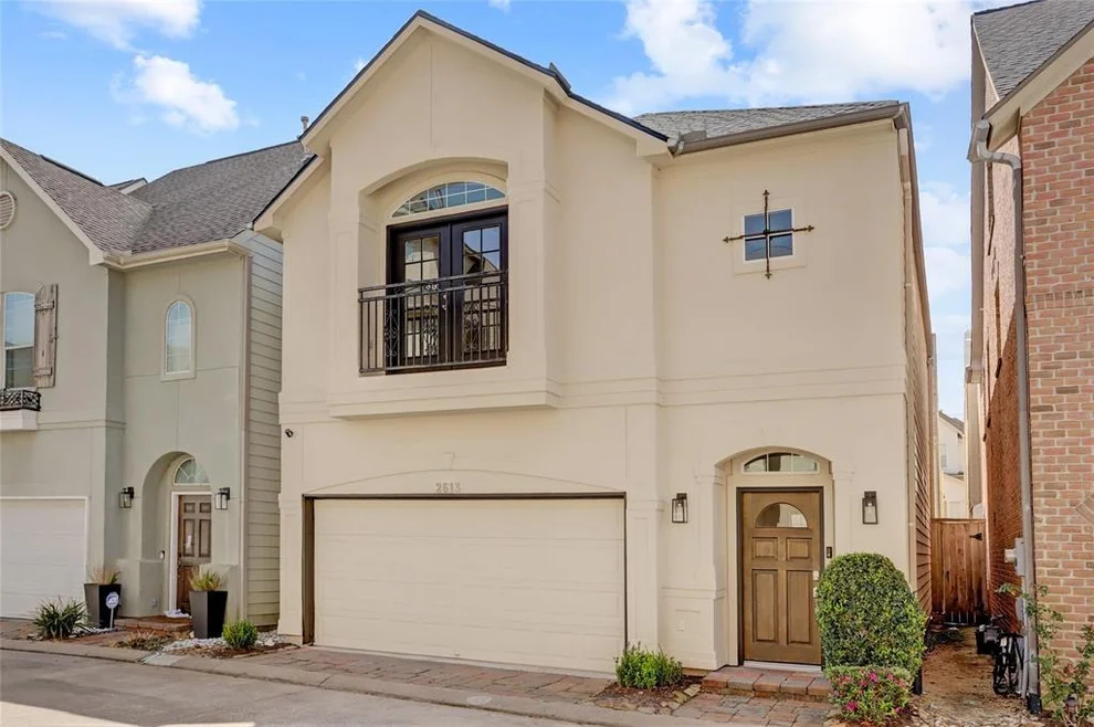 Unit for sale at 2613 Cheshire Oaks Drive, Houston, TX 77054