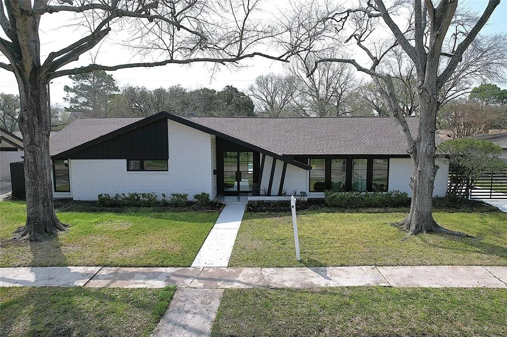 Unit for sale at 5219 N Rutherglenn Drive, Houston, TX 77096