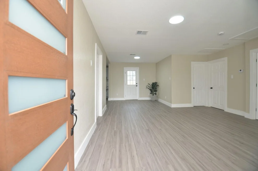 Unit for sale at 6801 Kassarine Pass, Houston, TX 77033